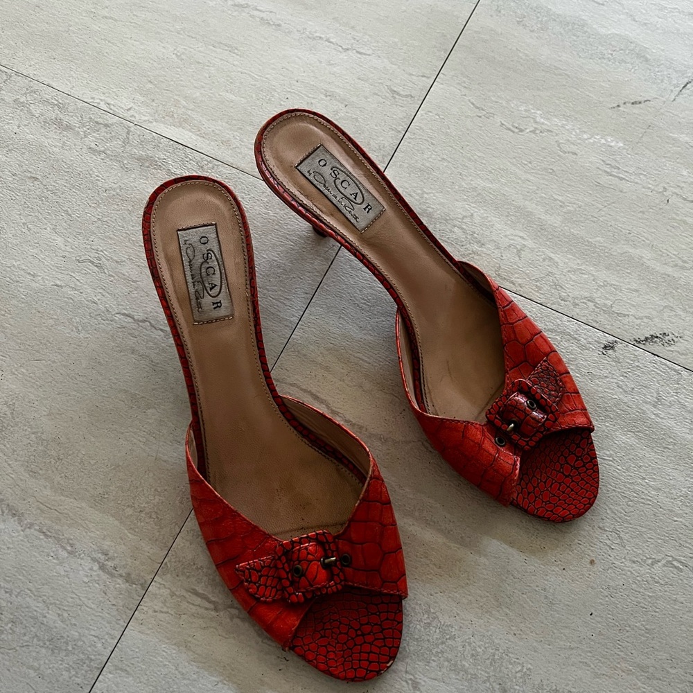 Oscar de la Renta Red Croc-Patterned Heels - Picture 2 of 4